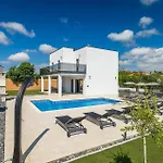 Lumalu Holiday home *