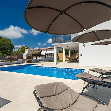 Lumalu Holiday home *